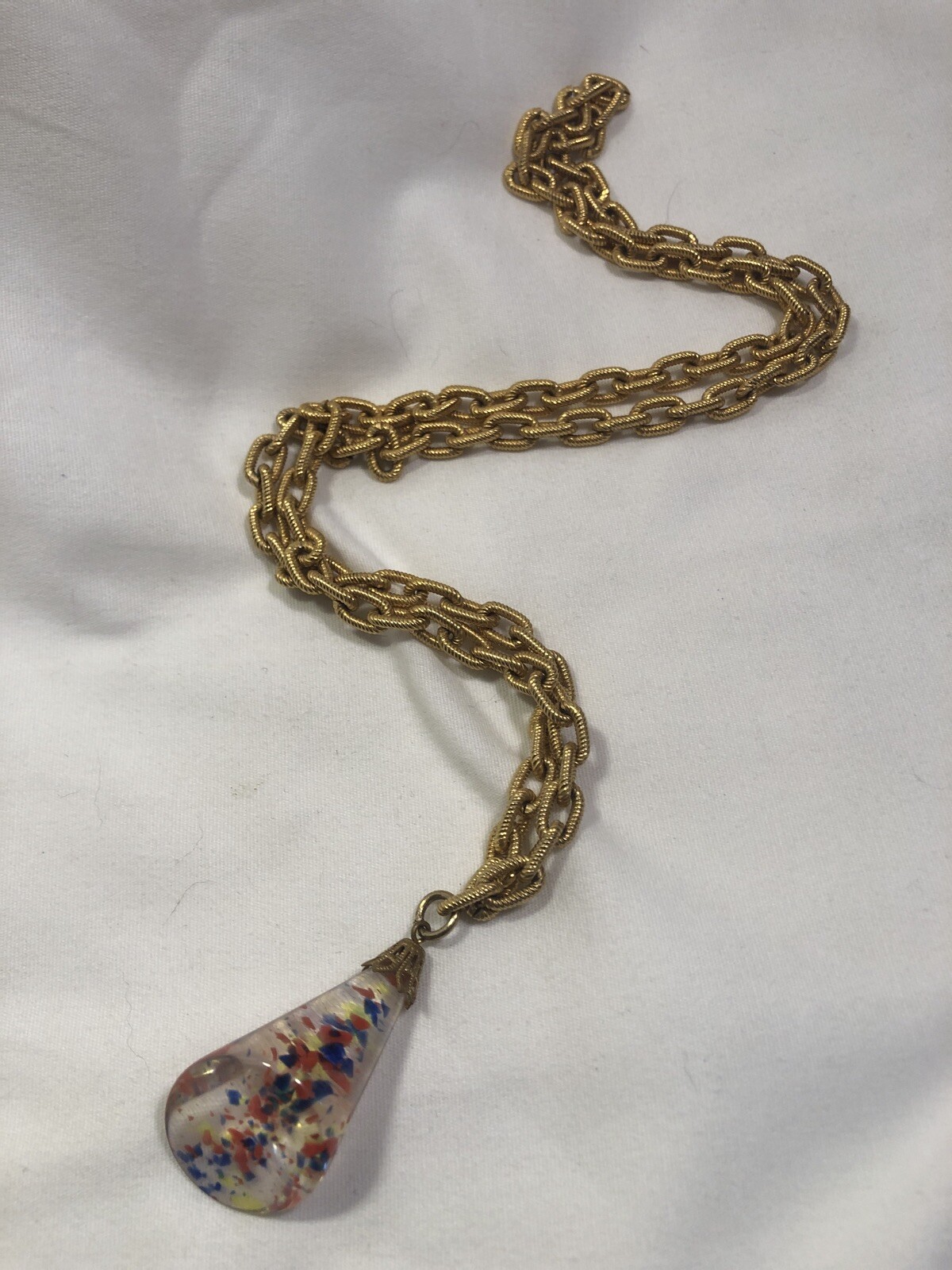 1960s LUCITE CONFETTI PENDANT ON GOLD CHAIN Gem