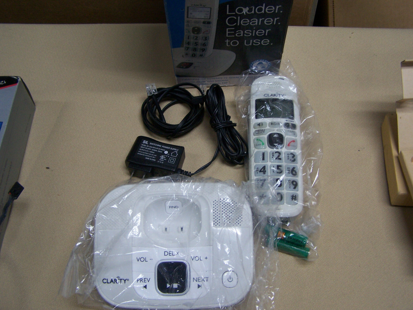 Clarity D714 Amplified Cordless Phone 40dB Large Buttons w/Answering