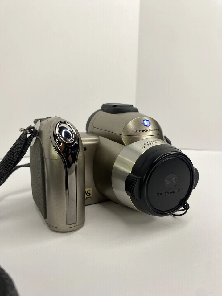 Minolta Dimage Z5 12X Optical Zoom 6MP Digital Camera  W/ Bag N13656 - Image 4 of 4