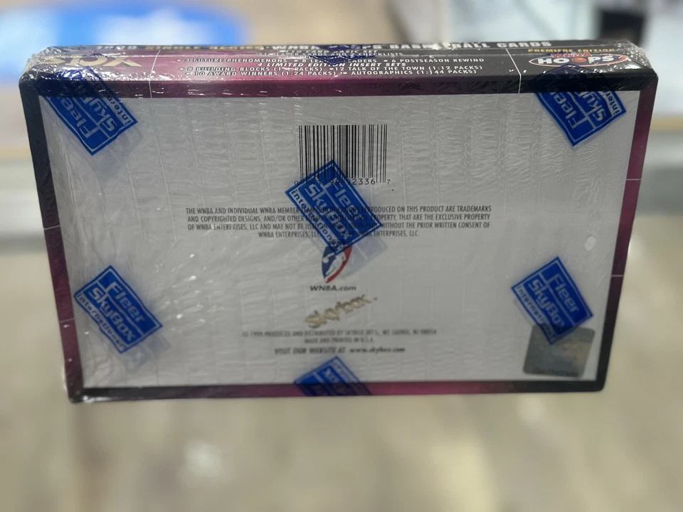 Fleer Skybox WNBA HOOPS 1999 PREMIERE Edition Factory Sealed HOBBY BOX 36 packs! - Image 2 of 2