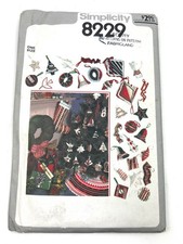 Simplicity Pattern 8229, Christmas Ornaments, Wreath Tree Skirt Stocking Uncut
