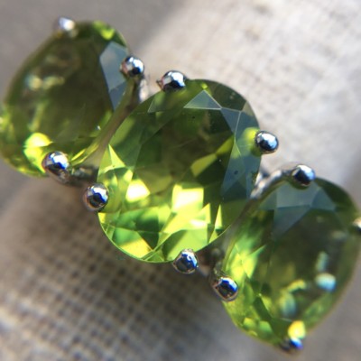 New Sterling Silver Oval 3 CT Peridot Trilogy Ring 925 Size 4 3/4