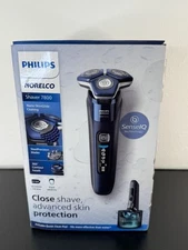 Philips Norelco Shaver 7800, Rechargeable Wet & Dry Electric Shaver with SenseIQ