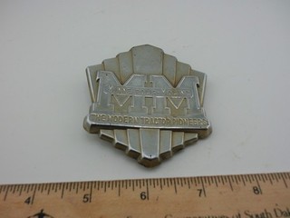 Lotto tappi emblema pionieri trattore Minneapolis Moline metallo vintage 25 30 E