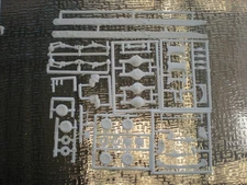 SD DD White Freightliner 1/25 AMT Frame Chassis Axle Rear End Suspension