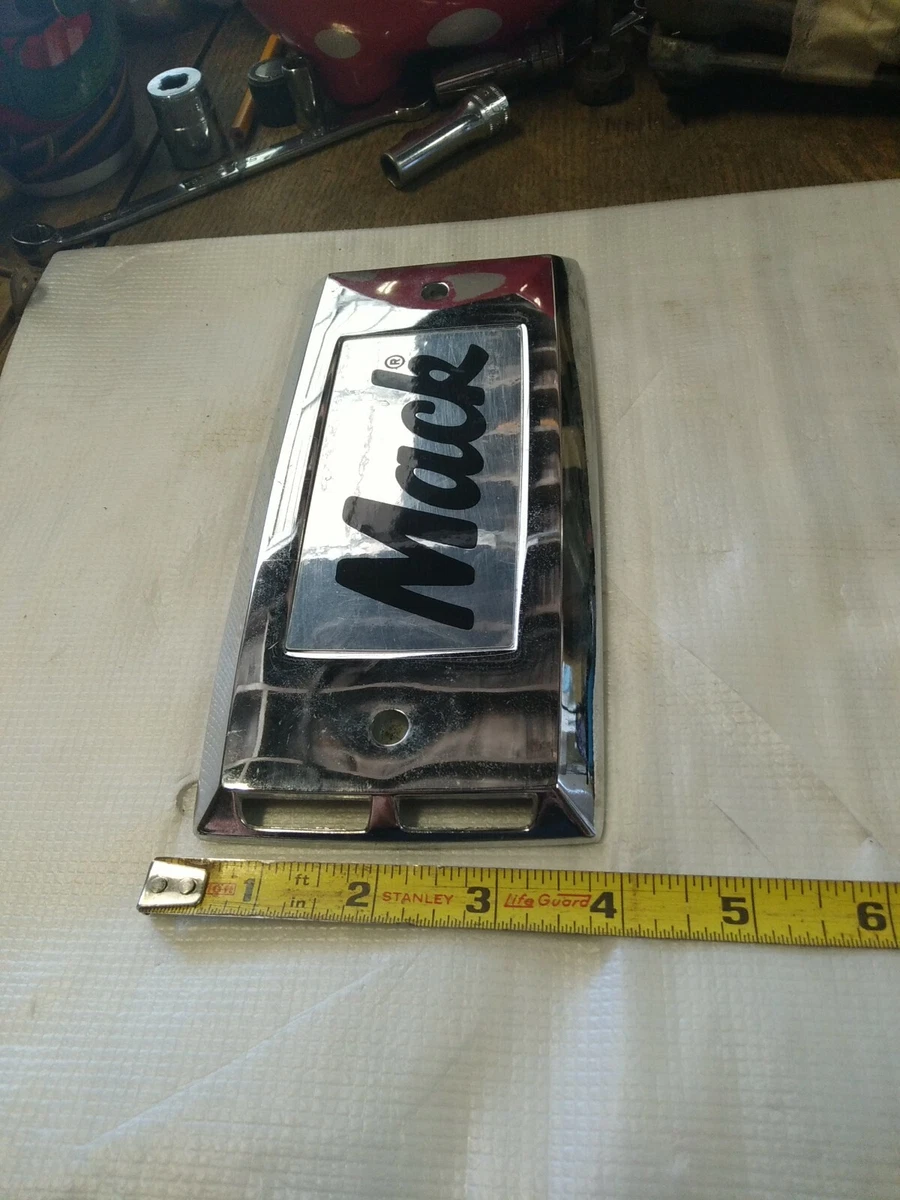 VINTAGE MACK COVER/EMBLEM-90013729-CHROME-PREOWNED-GREAT LOOK-FREE