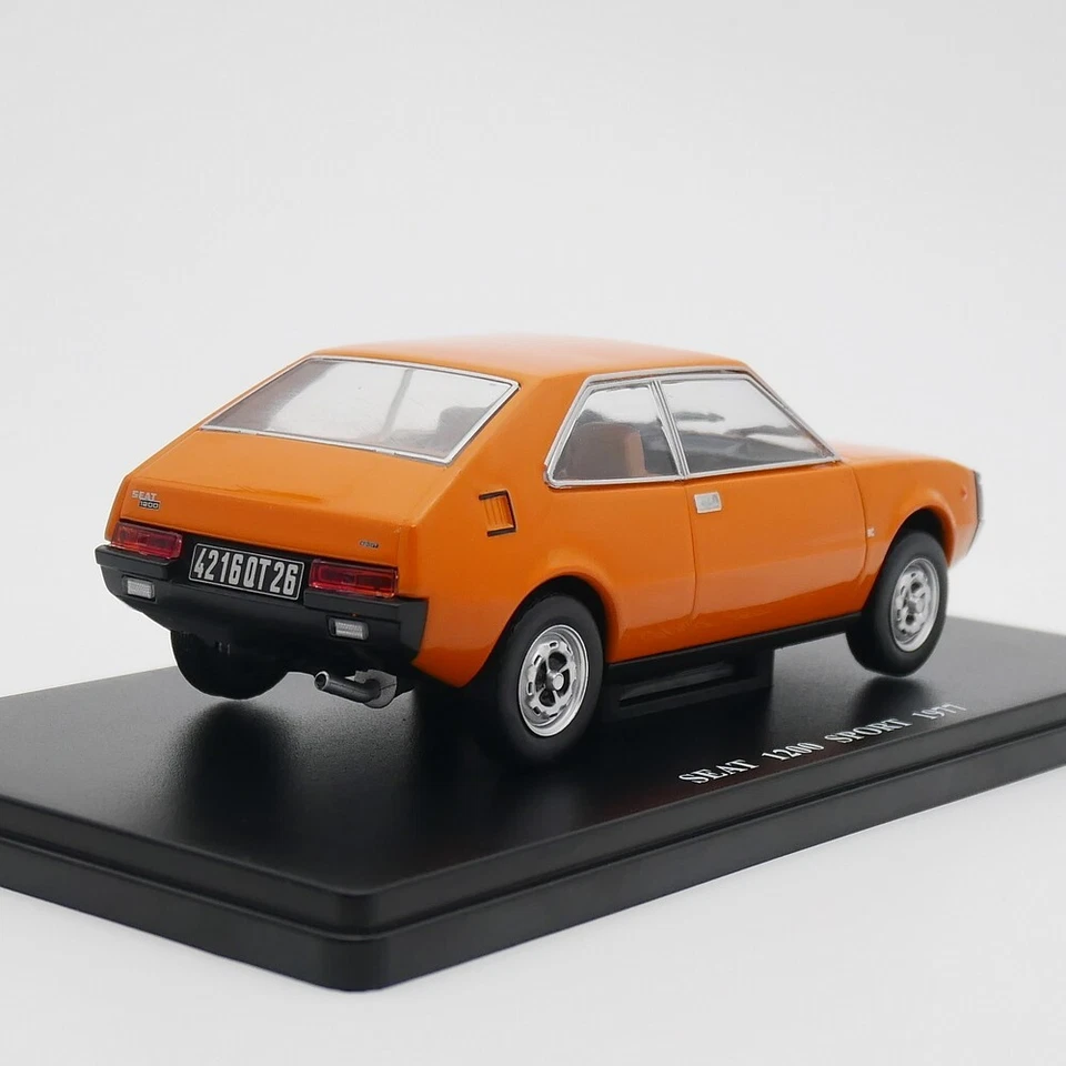 Ixo 1:24 Seat 1200 Sport 1977 Diecast Car Model Metal Toy Vehicle - Image 4 of 4