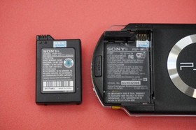 Sony PSP-1001 Handel Console Black with Charger Memory 2GB Stick New Battery