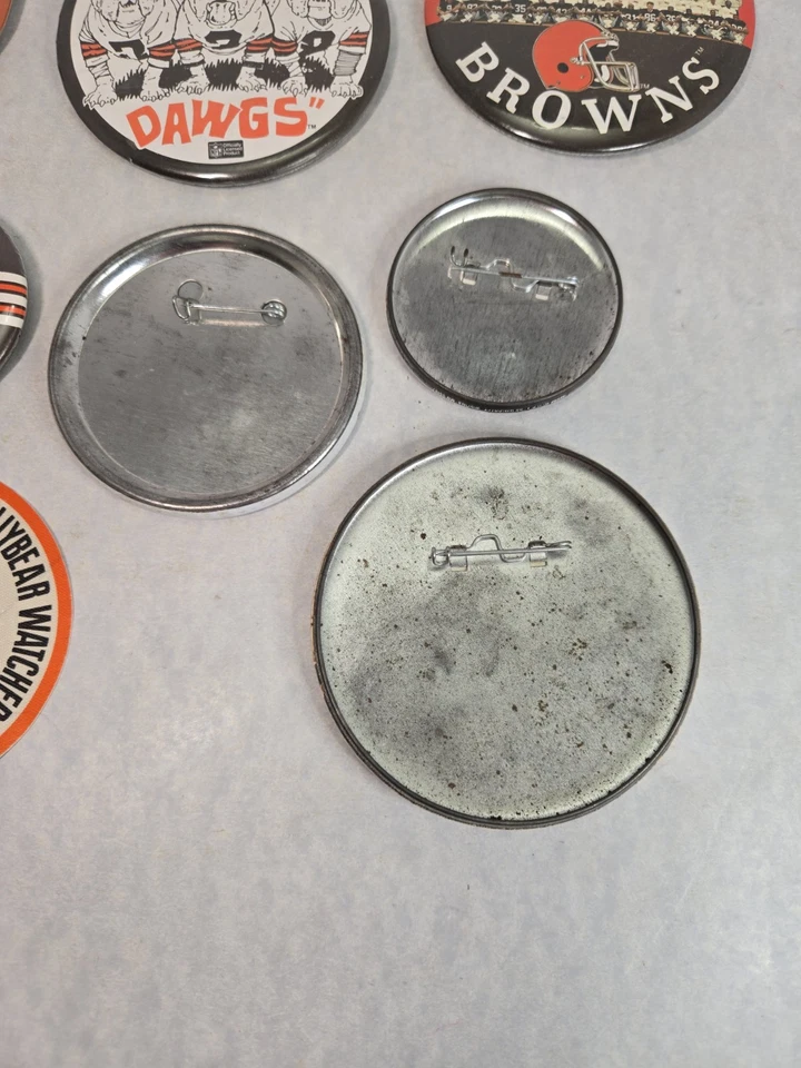 Винтажные кнопки на спине Cleveland Browns & Indians лот из 11 булавок и 1 наклейки - Изображение 3 из 4