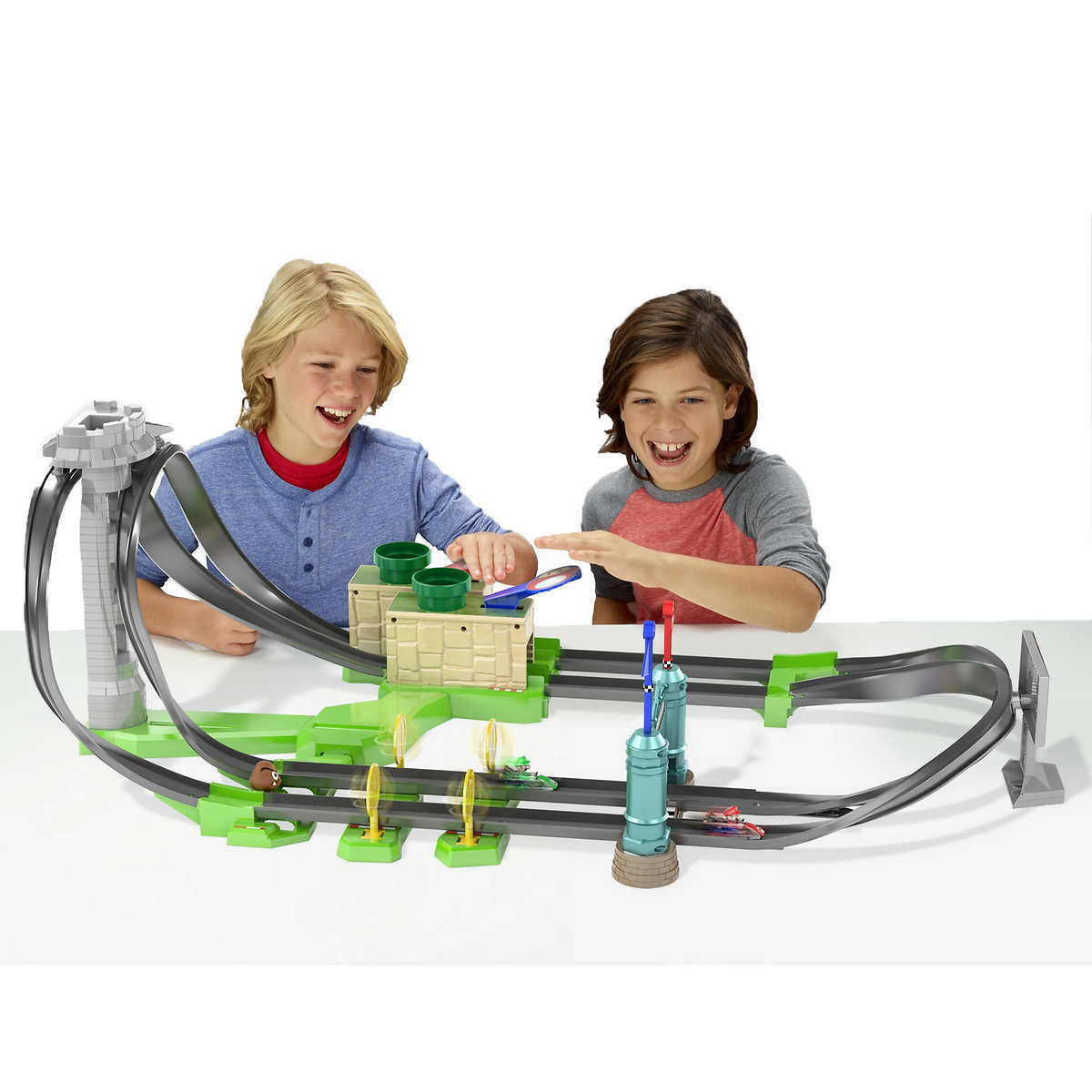 Hot Wheels, Mario Kart Circuit Track Set | Die-Cast Yoshi Hot Wheels, Mario Kart Circuit Track Set | Die-Cast Yoshi