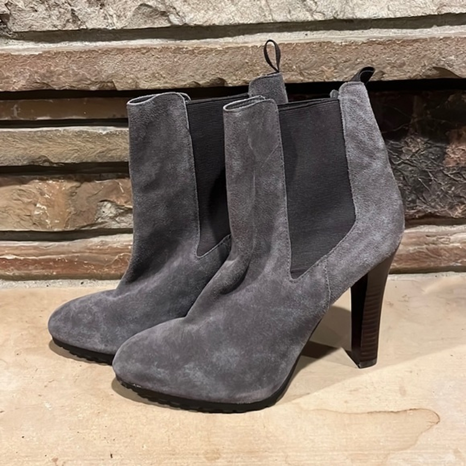 Lauren Ralph Lauren Grey Suede Chelsea Boot Heels Gem
