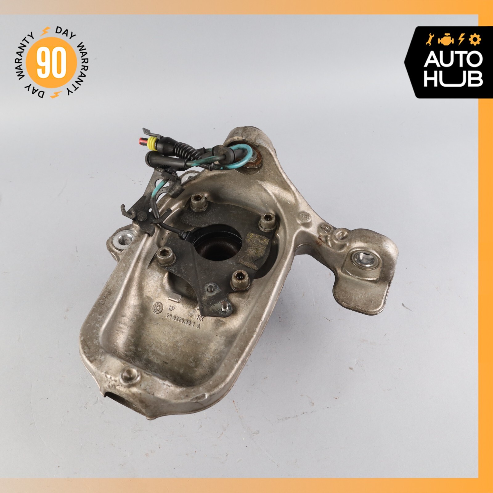 11-19 Maserati Quattroporte S M139 Front Left Side Spindle Knuckle Hub OEM