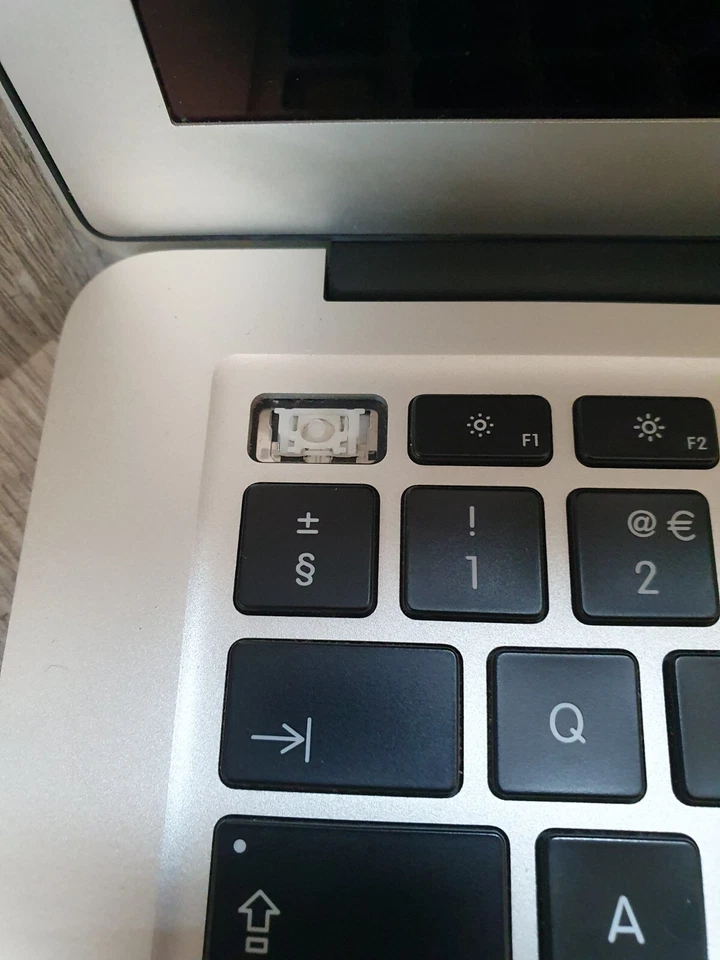Apple MacBook Air 13" 2012 · i5 · 8GB · 500GB, photo 3 of 5