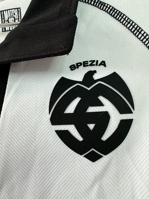 Ecco la prima maglia dello Spezia per il campionato 2023/24 - Città