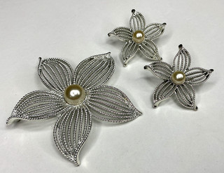 Vintage Sarah Coventry "Moon Flower" (1966) Brooch & Earrings Set