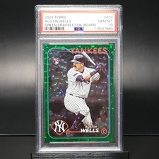 2024 Topps Series 2 Green Crackle Foil Board RC Austin Wells /499 PSA 10