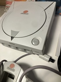 Sega Dreamcast Console Bundle  system 4 games  w/ 4 Controllers- Tested Working 