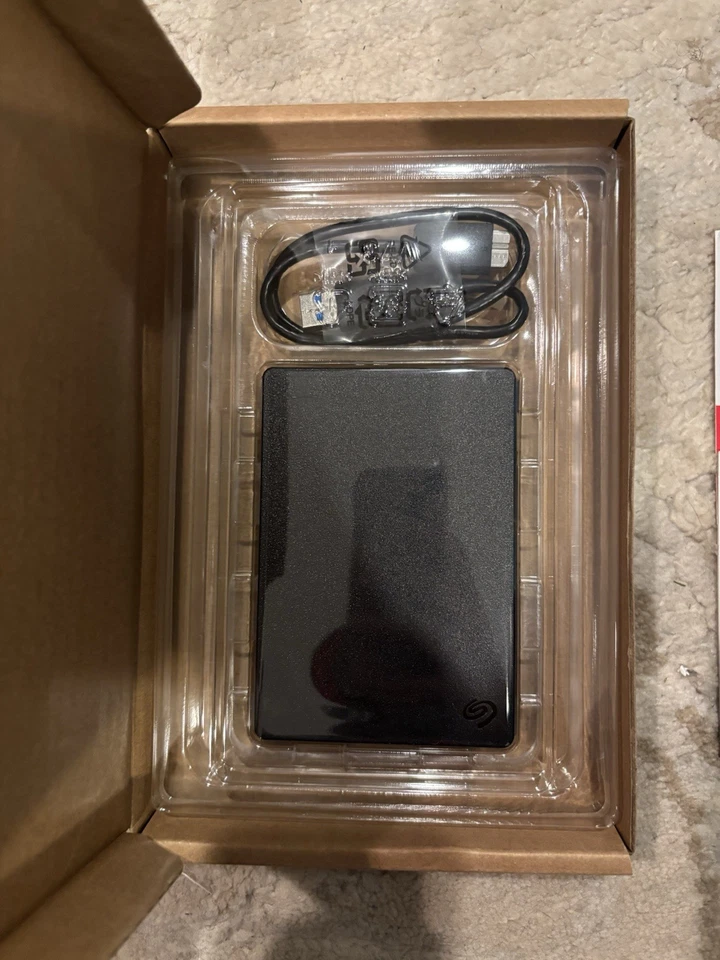 STX Seagate Portable Drive PN: 2N1AP1-570 External Hard Drive New Never Used - Image 2 of 3