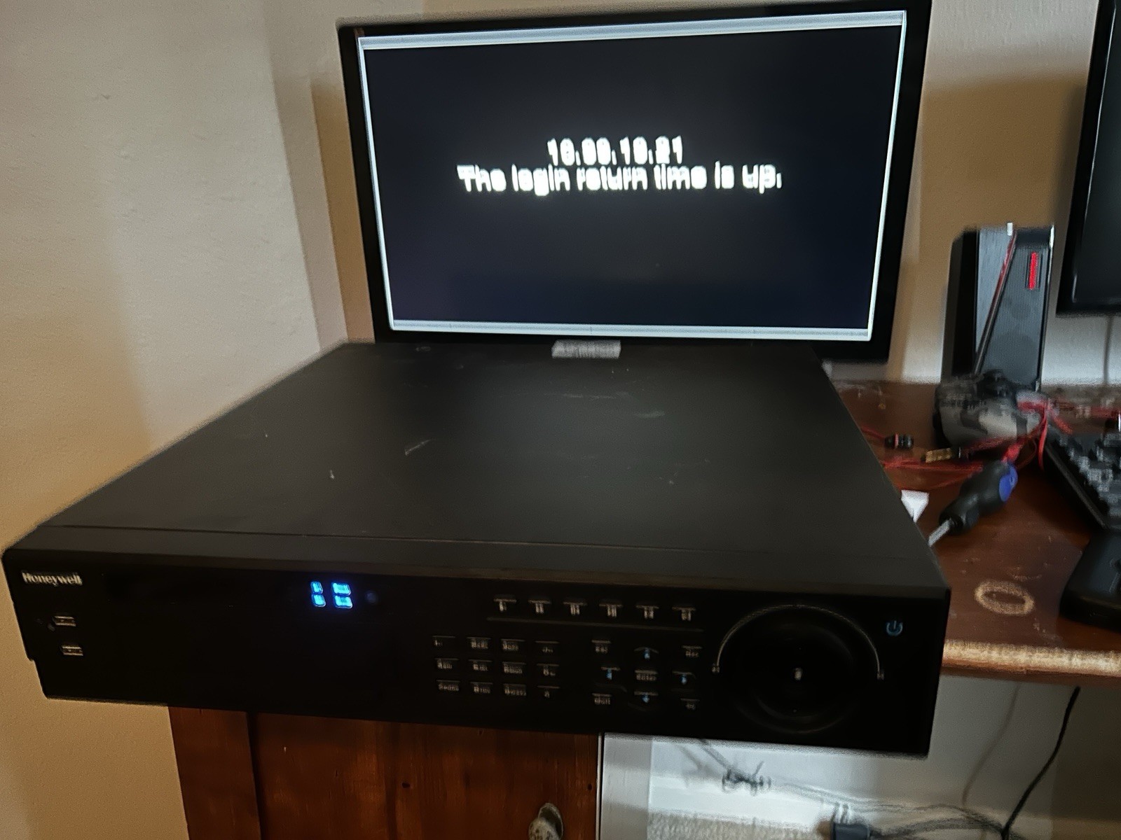 Honeywell HEN323164, 16-Channel Embedded NVR, 480fps, 16 PoE Ports, 16TB READ