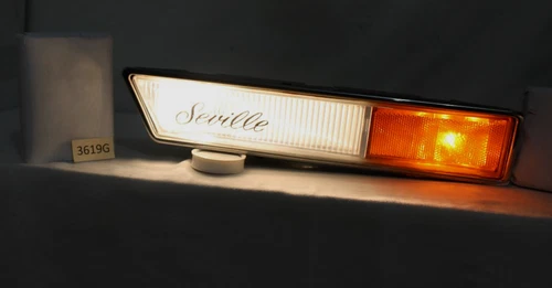 1986-1991 CADILLAC SEVILLE TURN SIGNAL, MARKER LIGHT FRONT PASSENGER FENDER