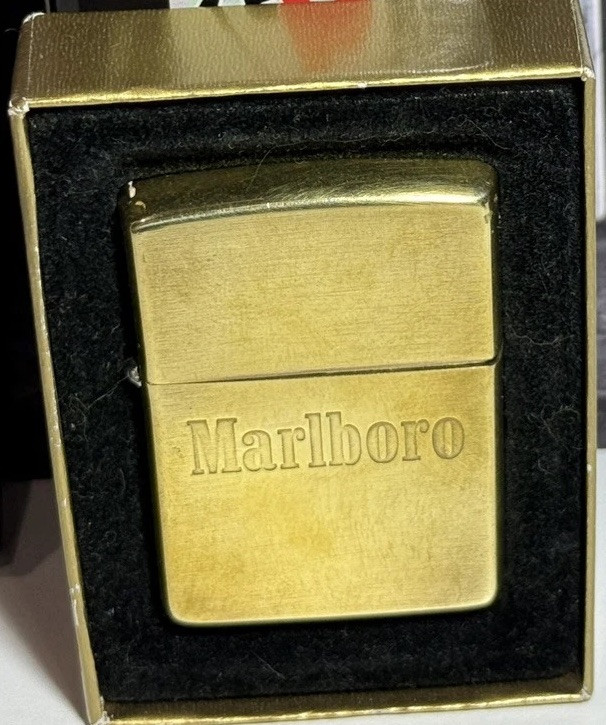 Marlboro Zippoライター 2019年8月製 Made in USA Marlboro 100th