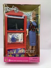 Teacher Barbie Doll 2000 With Chalkboard And School Room Backdrop Mattel NRFB