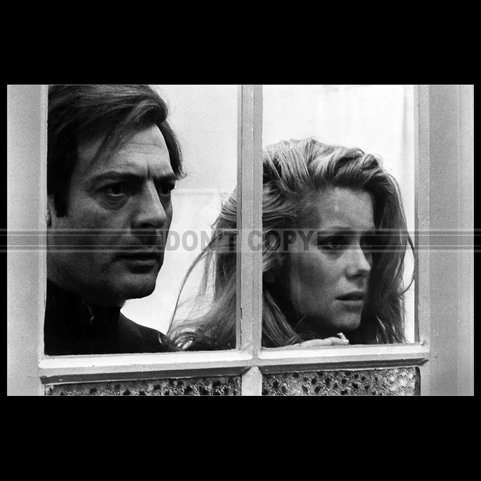 Photo F.028928 CATHERINE DENEUVE MARCELLO MASTROIANNI ÇA N'ARRIVE QU'AUX AUTRES - Photo 1/1