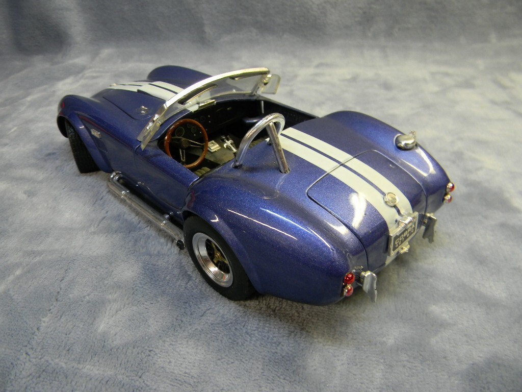 1/18 SCALE 1964 SHELBY COBRA 427 S/C ROADSTER LT. BLUE ROAD ROUGH