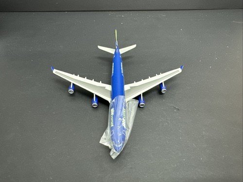 Dragon Wings 1:400 Air Comet (Spain) A340-300 A.241 - Picture 3 of 11