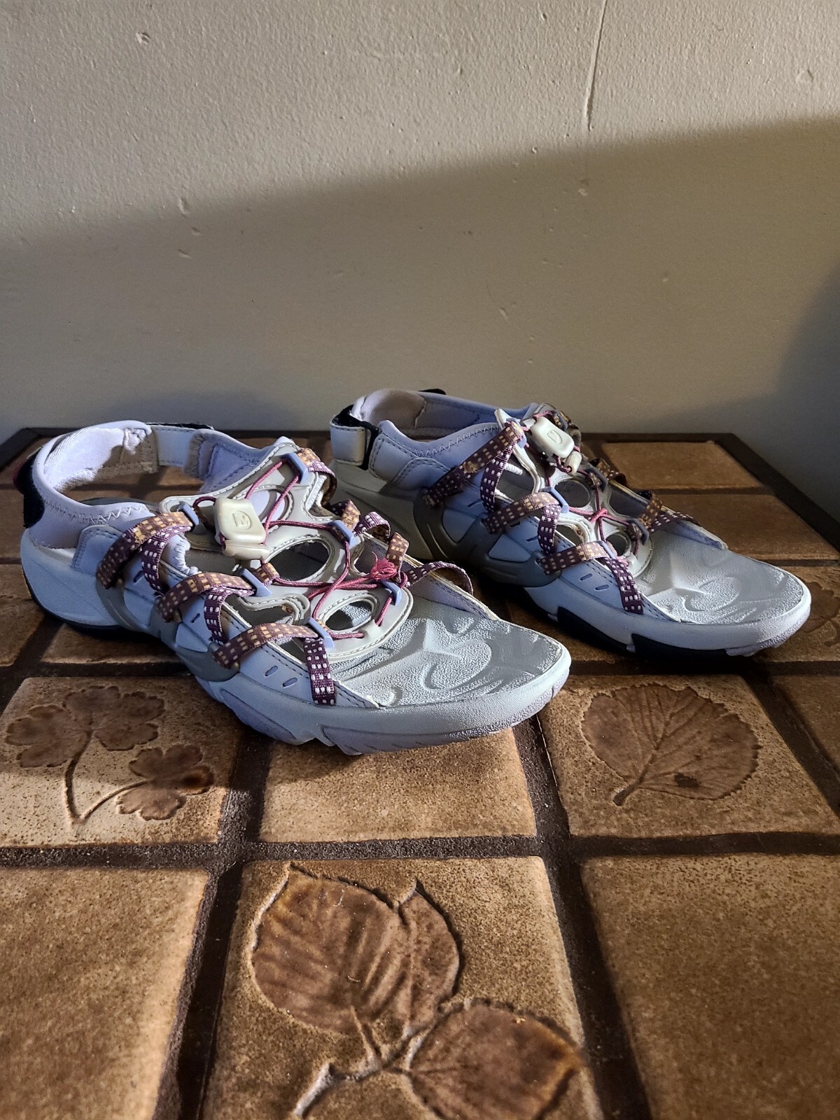 SANDALI MERRELL VIOLA SKELLY PUNTA APERTA CON LARGHEZZA E SCHIENA REGOLABILI TAGLIA 10 NUOVI SENZA ETICHETTE