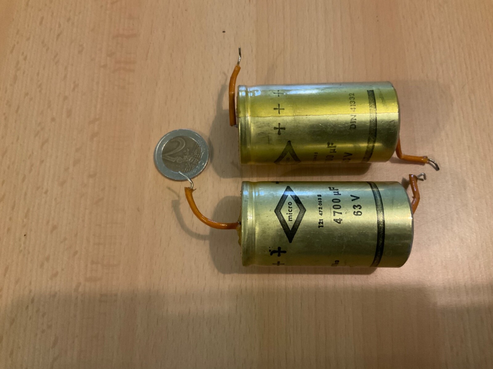 Circuo Con I Componenti Elettronici, Pezzo Di Attrezzatura Elettronica Quali Microchip Condensatori Transistor Resistenze Il Le Image139390864
