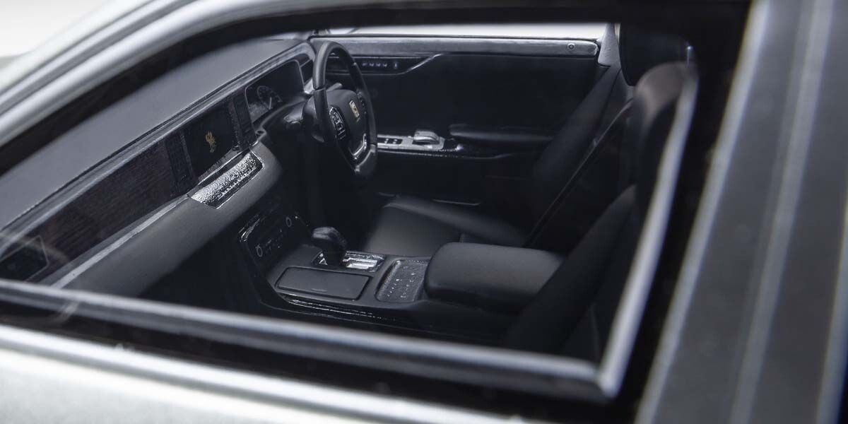 1/18 Toyota Century Silver Resin Model Car by Kyosho Samurai