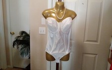 Vintage Victorias Secret White Convertible Body Shaper Girdle 40D USA Gold Crown