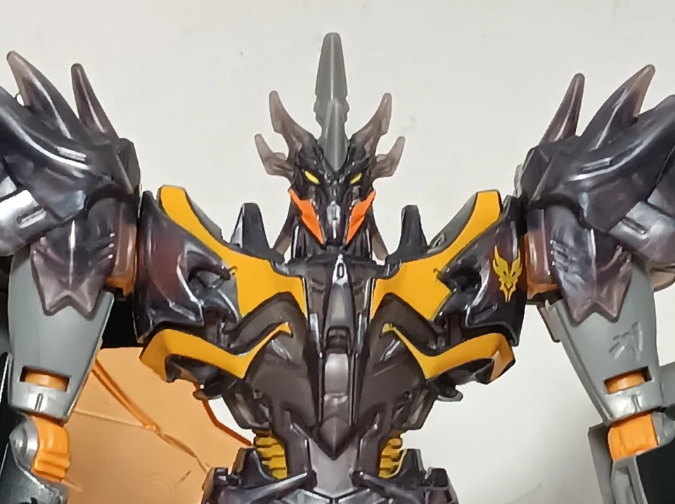 TRANSFORMERS PRIME BEAST HUNTERS VOYAGER INFERNUM BLADE PREDAKING FOR PARTS - Image 4 of 4