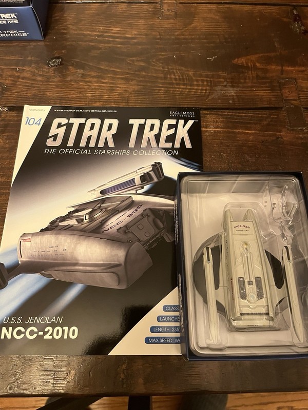 USS Jenolan Star Trek Eaglemoss NCC-2010 #104  W/ Magazine