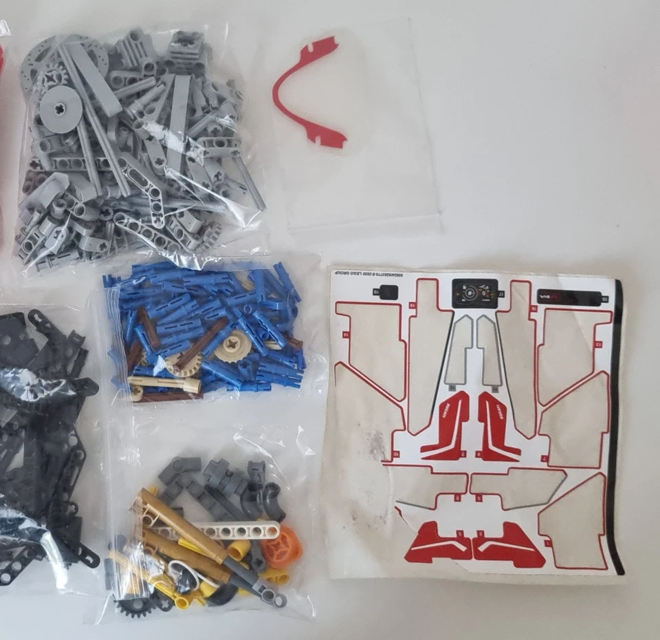 LEGO Technic 42107 Ducati Panigale V4 R, foto 3 di 3