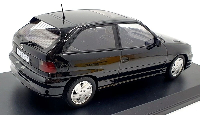 Norev 1/18 Scale Diecast 183671 - Opel Astra GSi 1992 - Metallic Black - Image 2 of 4