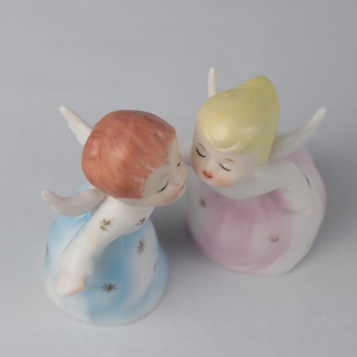 2 Schmid Bros. Bisque 3.5" Boy Girl Kissing Angel Figurines Hand-Painted Japan - Picture 3 of 7