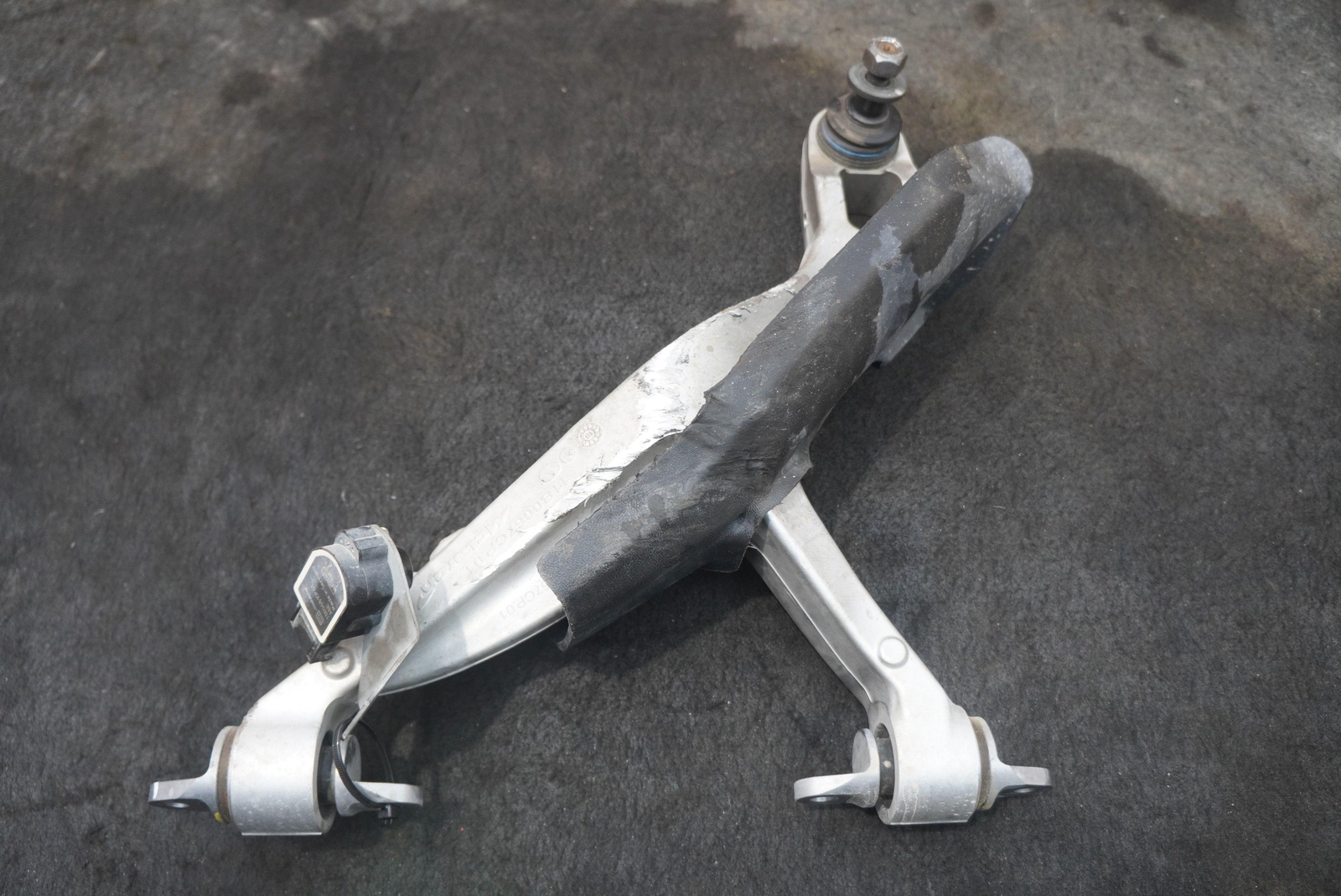 Front Suspension Left Lower Control Arm 13B1257CP OEM McLaren 570S 2019