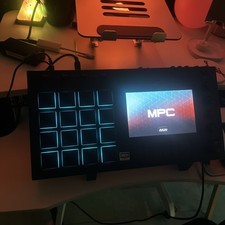AKAI MPC LIVE GOOD CONDITION SAMPLER WORK STATION GOOD CONDITION
