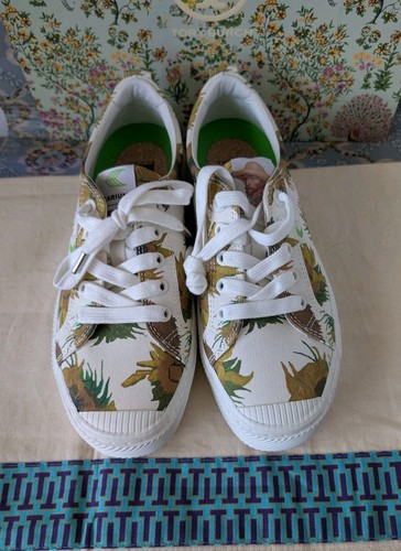 Cariama Van Gogh Museum Canvas Sneakers Art Edition Sunflowers Size 8.5