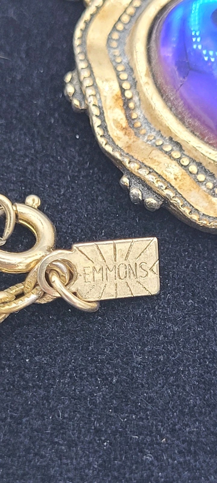 Emmons Necklace & Pendant Blue Fire 2648? Cabochon Purple Changing Mystic Vtg