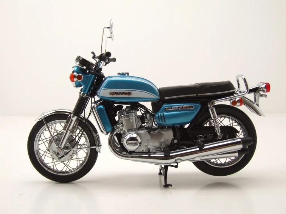 Suzuki GT 750 J 1973 Vert Modèle Moto 1:12 Minichamps - Photo 3/4