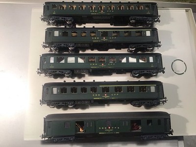 metropolitan h0 Kompl. Zugset 5 Teilig. 4Personenwagen u. 1 Packwagen Rarität !!