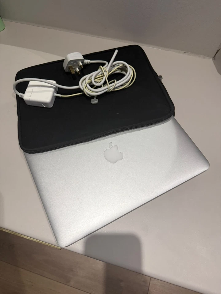 Apple MacBook Air 13" 2017 · i5 · 8GB · 125GB, photo 4 of 5