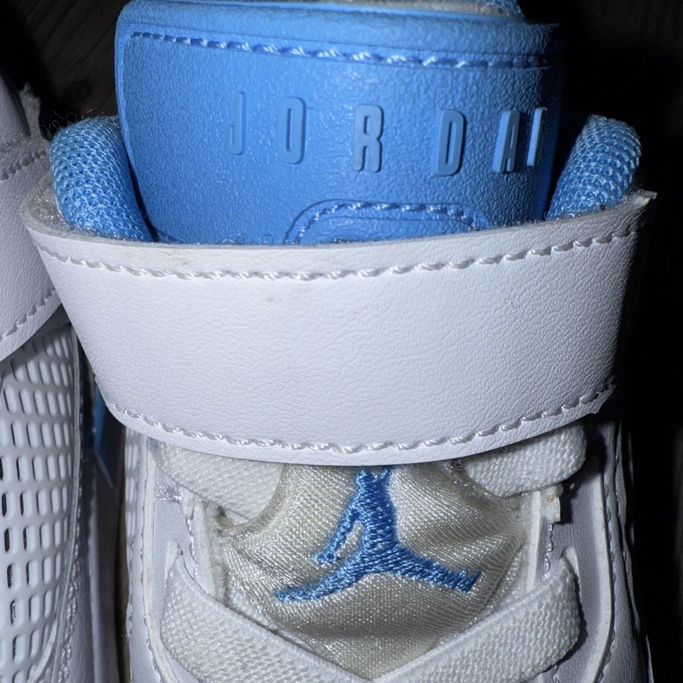 Sapato Jordan Spizike baixo infantil tamanho 11c branco lobo cinza azul universitário em excelente estado usado - Imagem 4 de 4