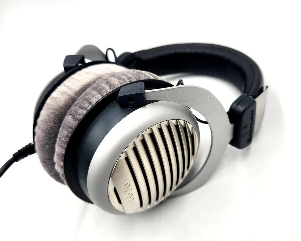 Beyerdynamic DT 990 Edition 250 Ohms Premium Open Dynamic Headphones (481807) - Image 4 of 4