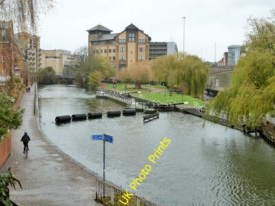 Foto 6x4 County Lock, River Kennet Navigation Lesen Die erste Schleuse auf c2015