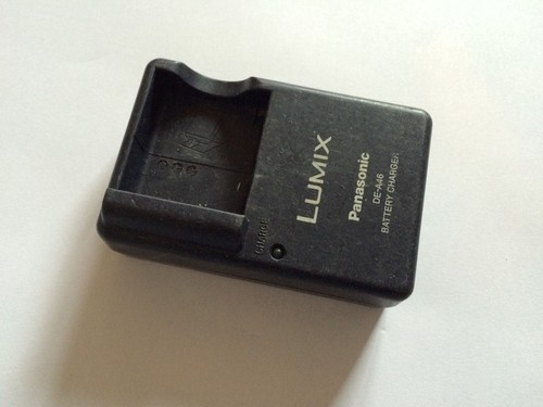 Panasonic DE-A46 Ladegerät