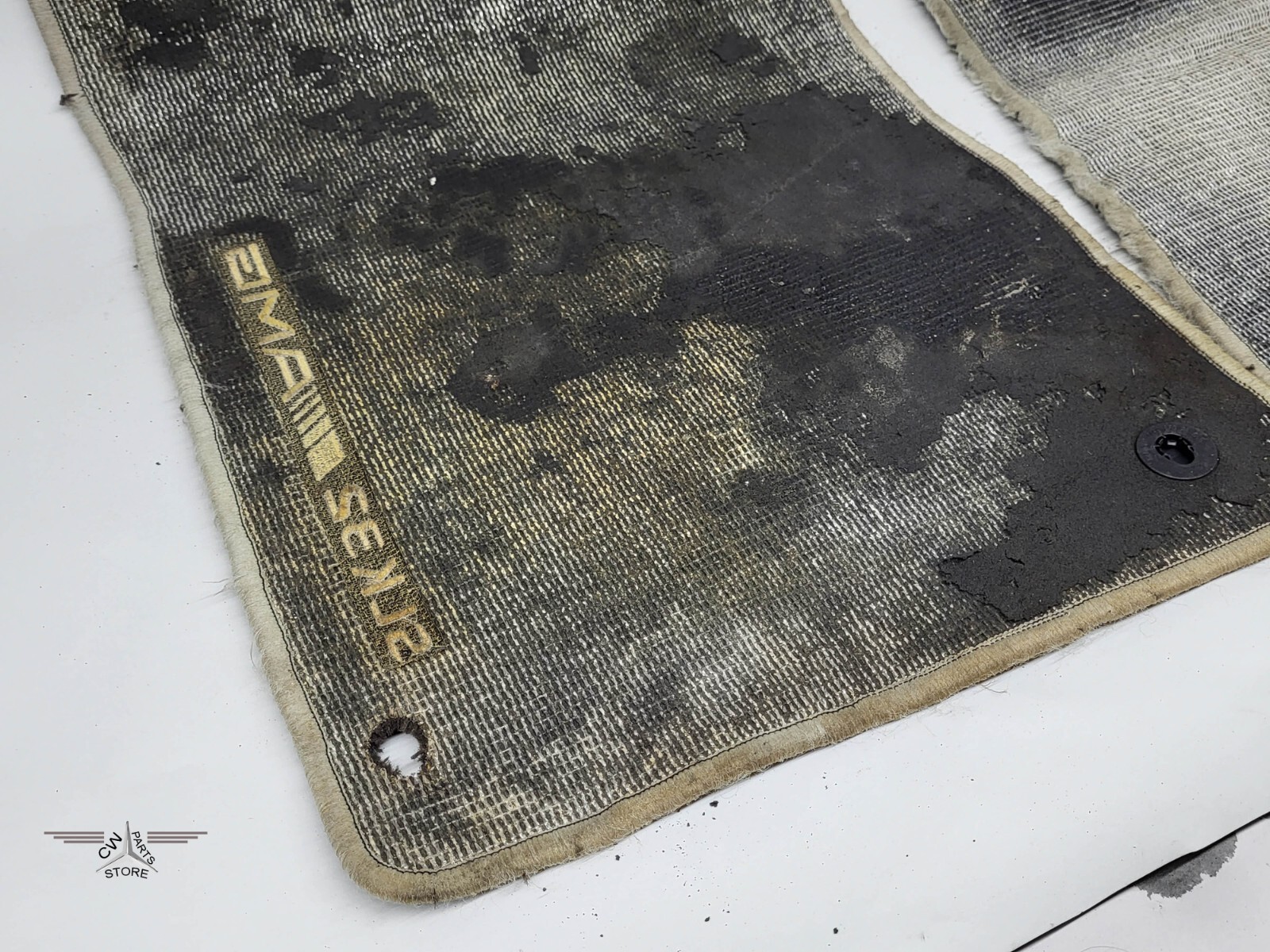 Mercedes R170 SLK32 AMG Floor Mat Carpet Black Set Right + Left 0204